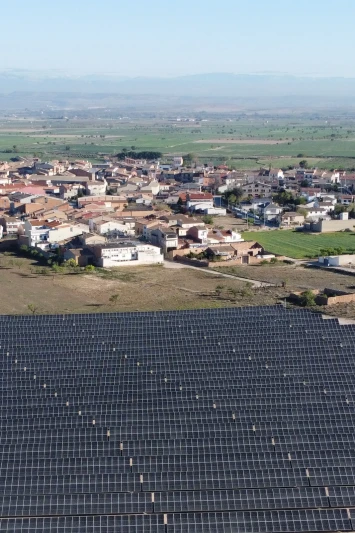 Planta fotovoltaica La Serra financiada por las personas socias a través del Generation kWh para recibir energía a precio de coste