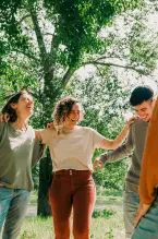 Aldaketa sustatzen duen taldearekin bat egin nahi duten lagunen bila ari gara