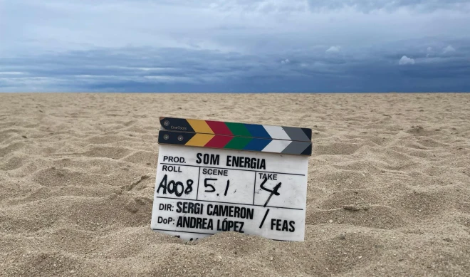 Fotografía de una claqueta en una playa