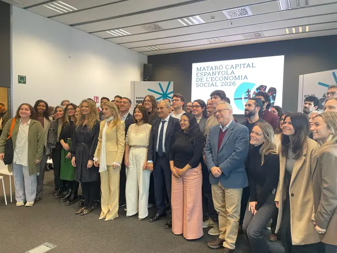 Foto de grup de la presentació de la Xarxa de Joves per l'Economia Social. 